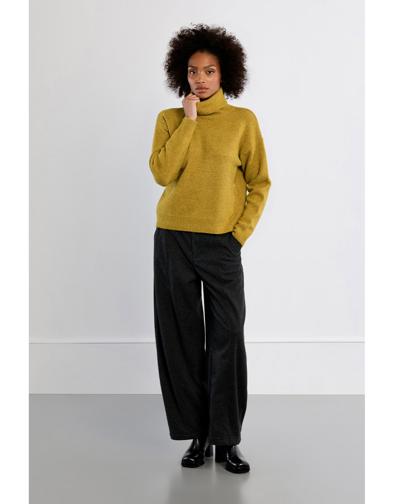 Molly Bracken Molly Bracken - Turtleneck Sweater (Lime)