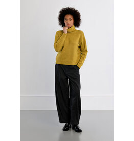 Molly Bracken Molly Bracken - Turtleneck Sweater (Lime)