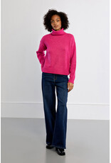 Molly Bracken Molly Bracken - Turtleneck Sweater (Fuschia)