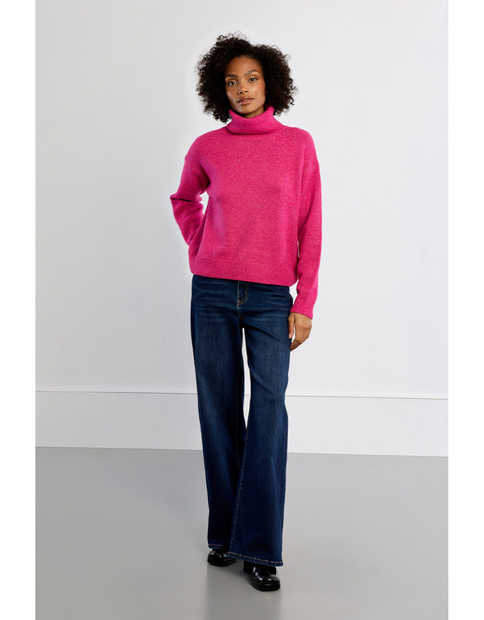 Molly Bracken Molly Bracken - Turtleneck Sweater (Fuschia)