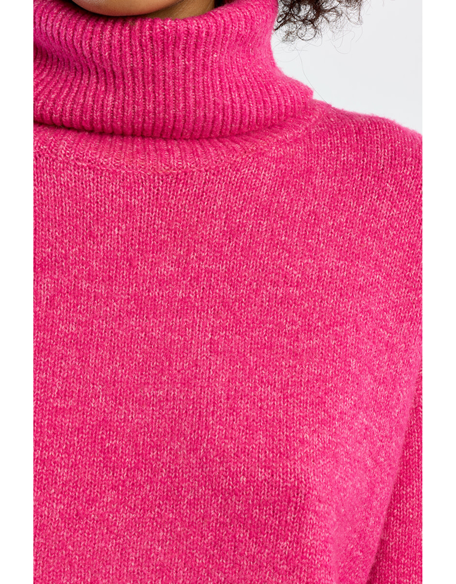 Molly Bracken Molly Bracken - Turtleneck Sweater (Fuschia)