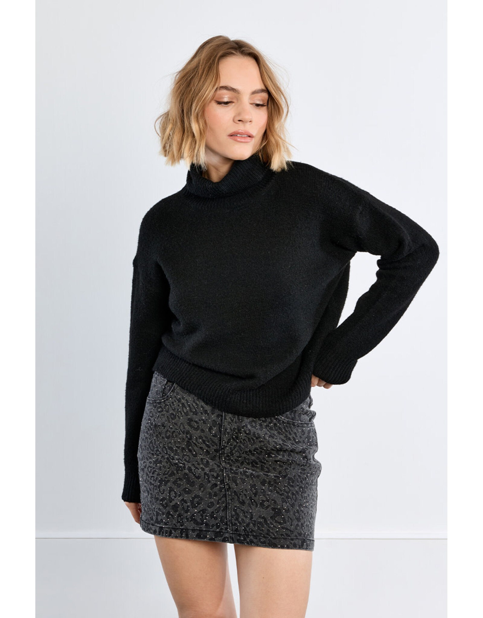 Molly Bracken Molly Bracken - Turtleneck Sweater (Black)