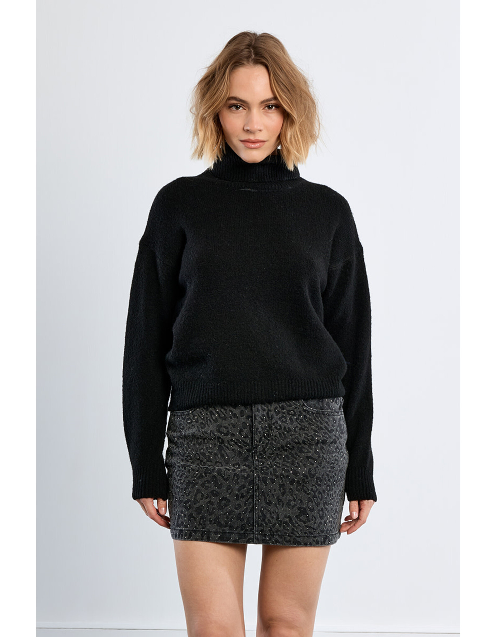 Molly Bracken Molly Bracken - Turtleneck Sweater (Black)