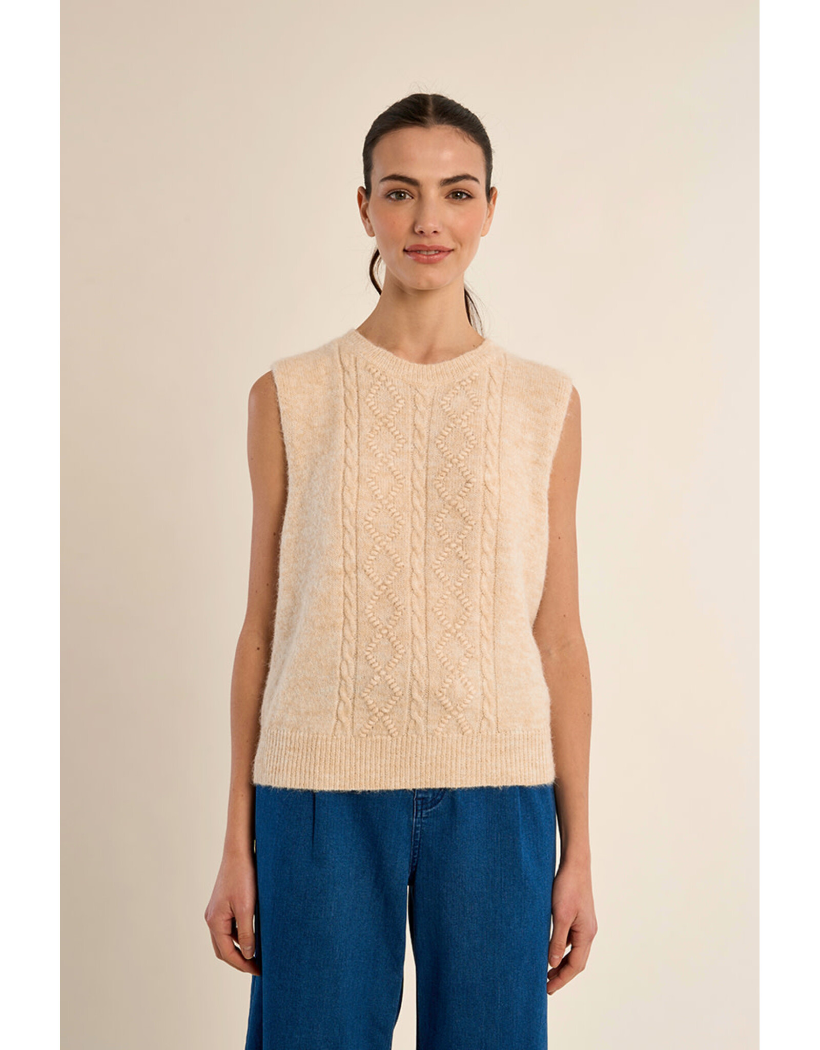 Molly Bracken Molly Bracken - Sleeveless Round Neck Sweater (Cream)