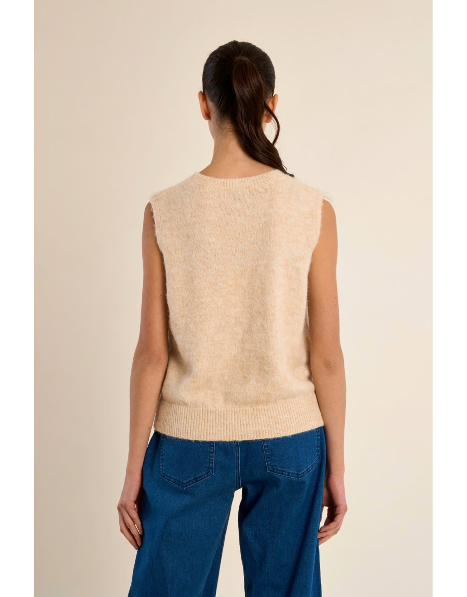 Molly Bracken Molly Bracken - Sleeveless Round Neck Sweater (Cream)