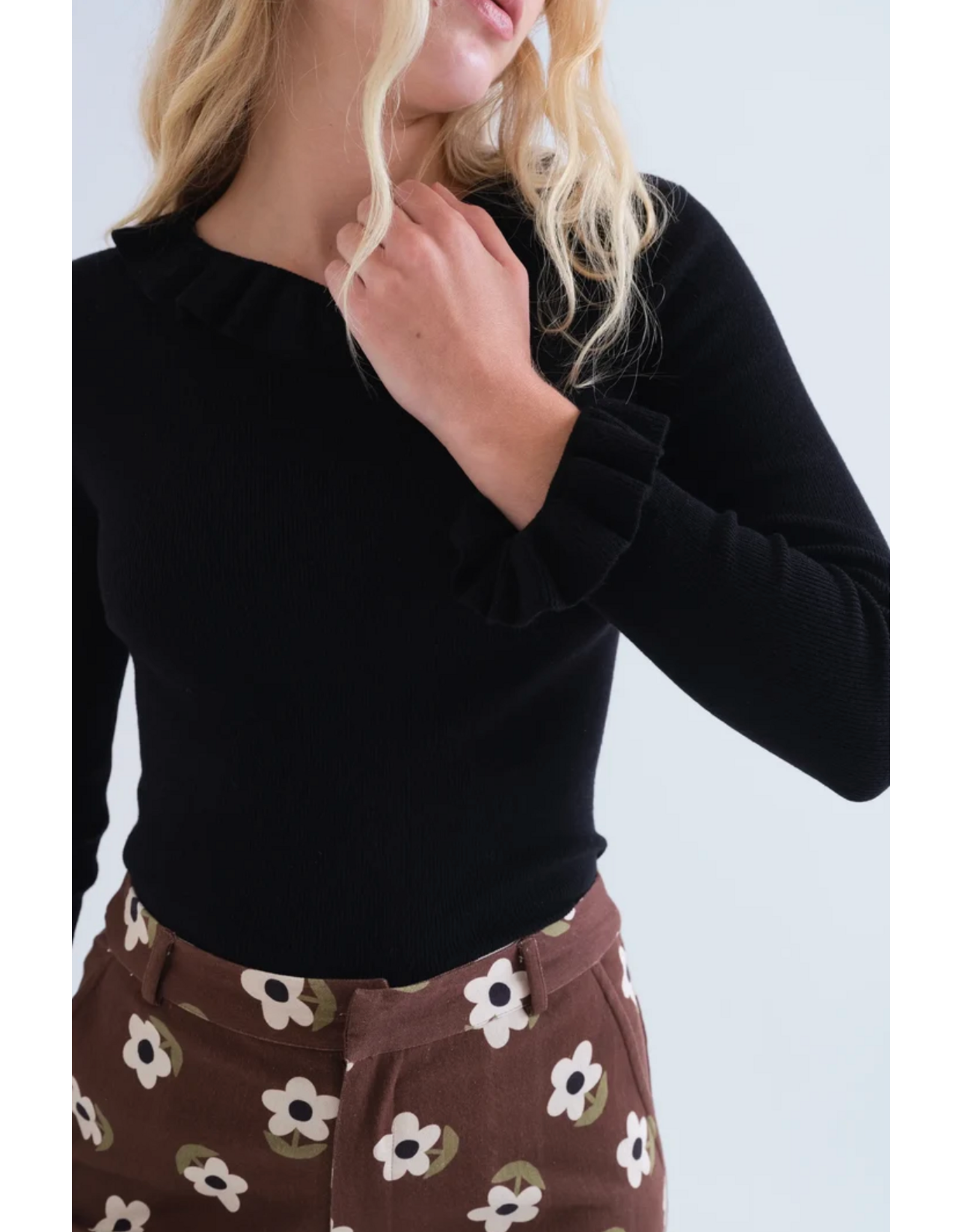 Compania Fantastica Compania Fantastica -  Ruffle Trim Top (Black)