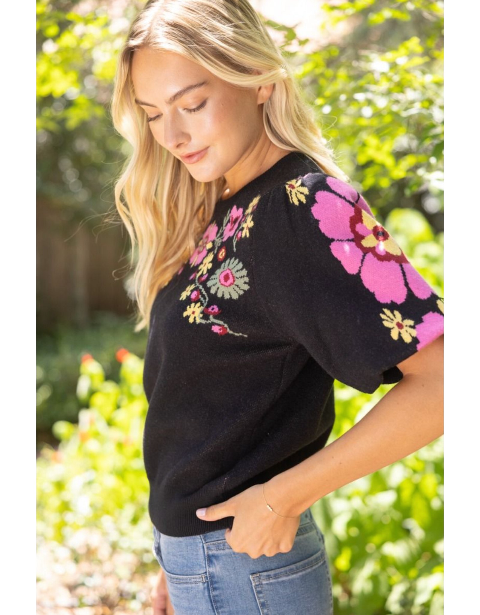Voy Floral Print Short Bubble Sleeve Sweater (Black)