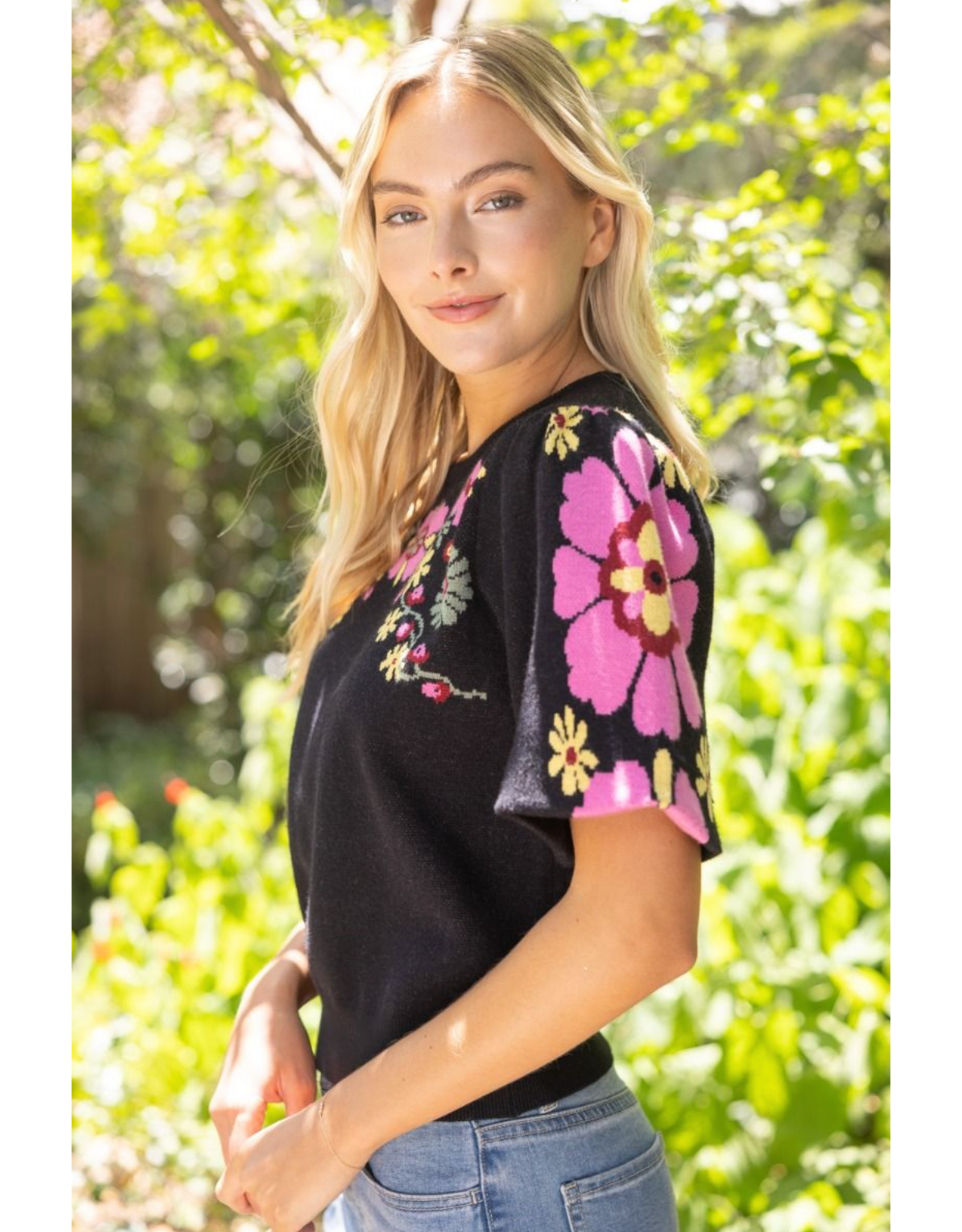 Voy Floral Print Short Bubble Sleeve Sweater (Black)