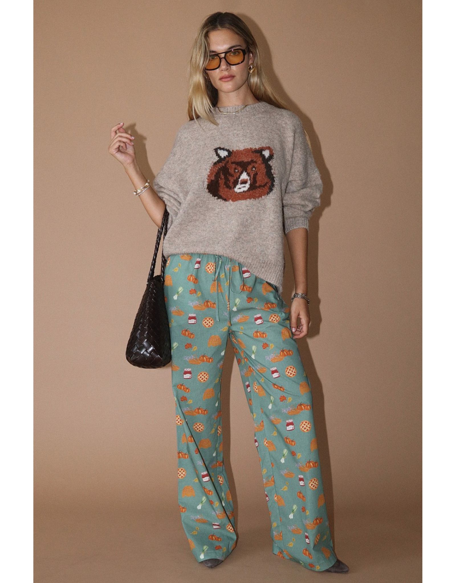 Bailey Rose Brown Bear Graphic Knit Pullover (Oatmeal)