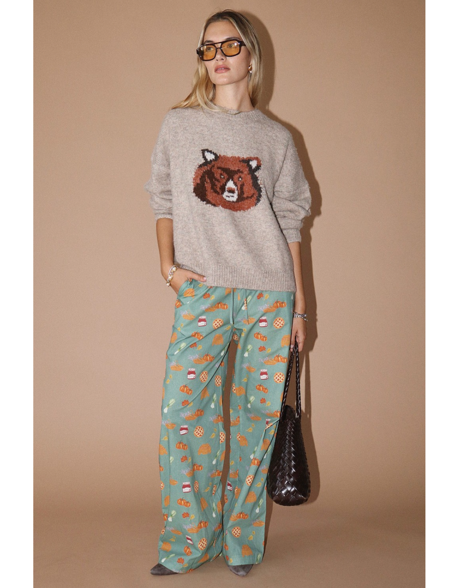 Bailey Rose Brown Bear Graphic Knit Pullover (Oatmeal)