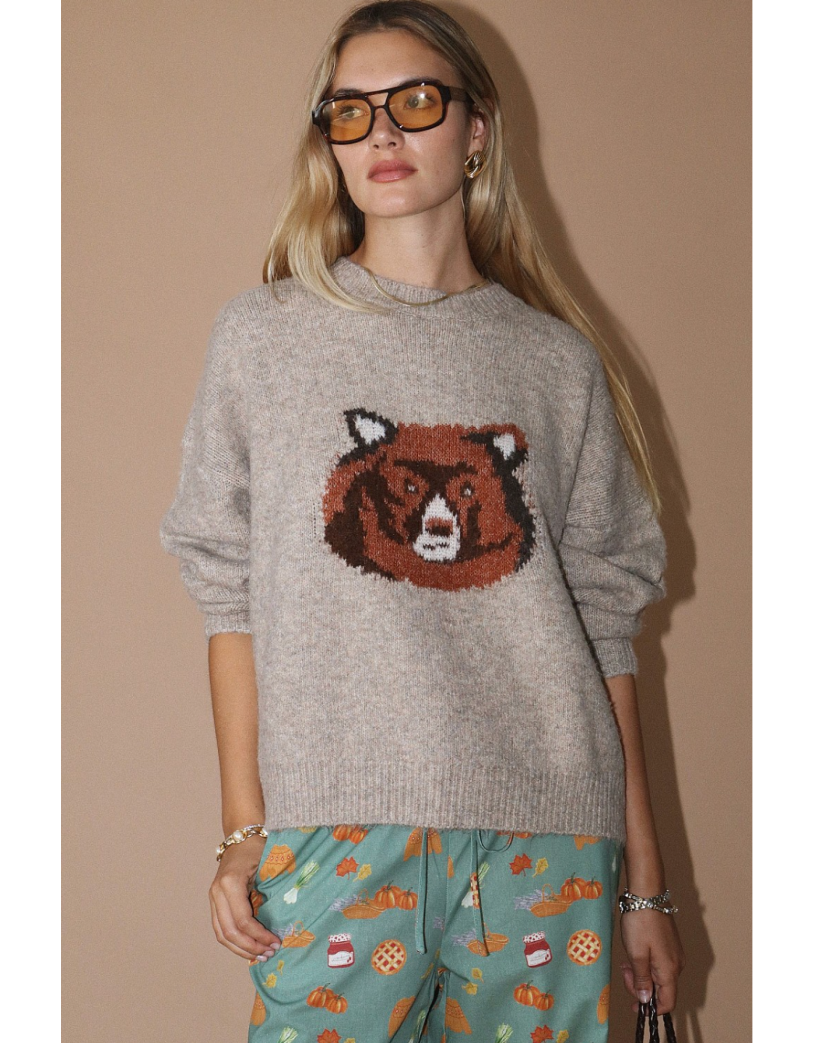 Bailey Rose Brown Bear Graphic Knit Pullover (Oatmeal)