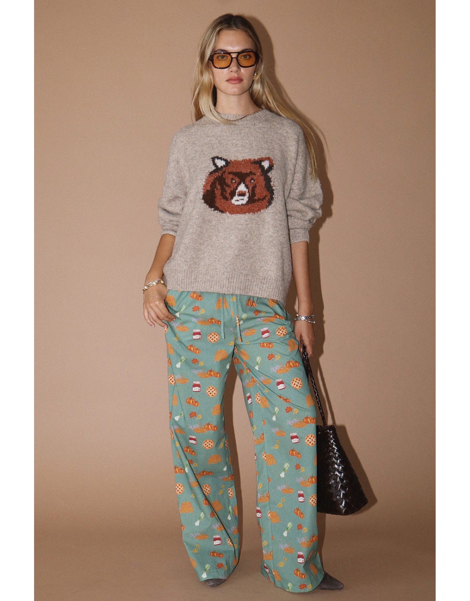 Bailey Rose Brown Bear Graphic Knit Pullover (Oatmeal)