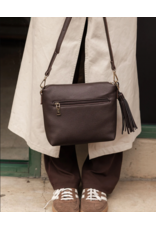 Louenhide Louenhide - Kasey Crossbody Bag (Chocolate)