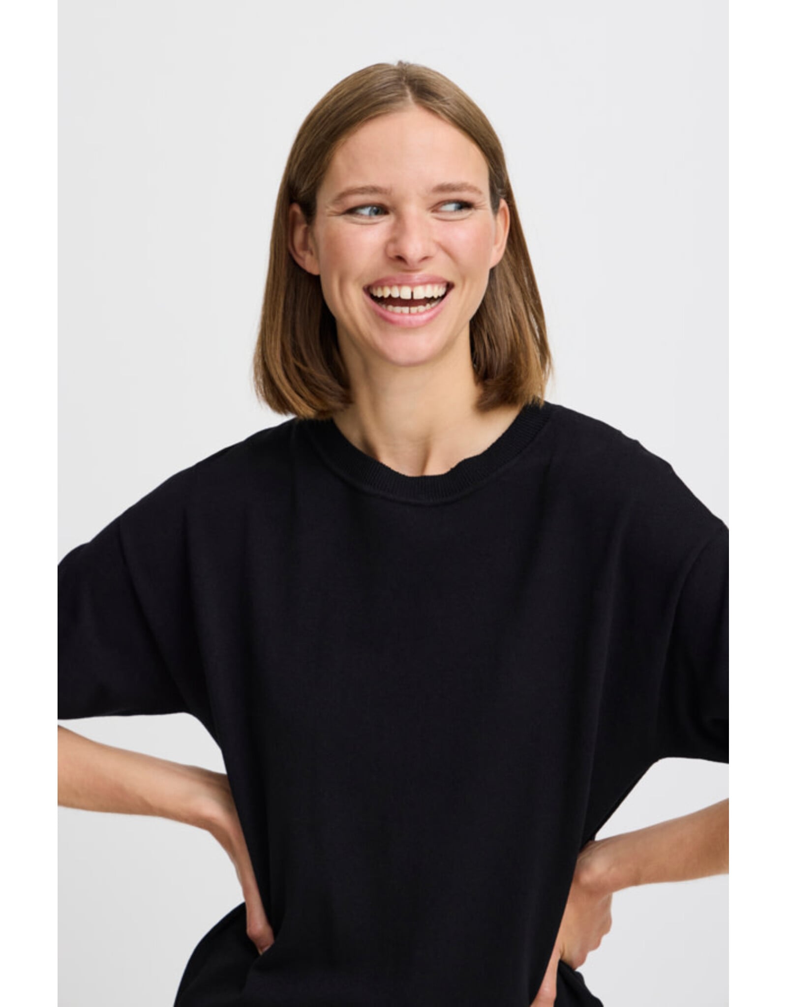 b.young b.young - Morla Short Sleeve Pullover (Black)