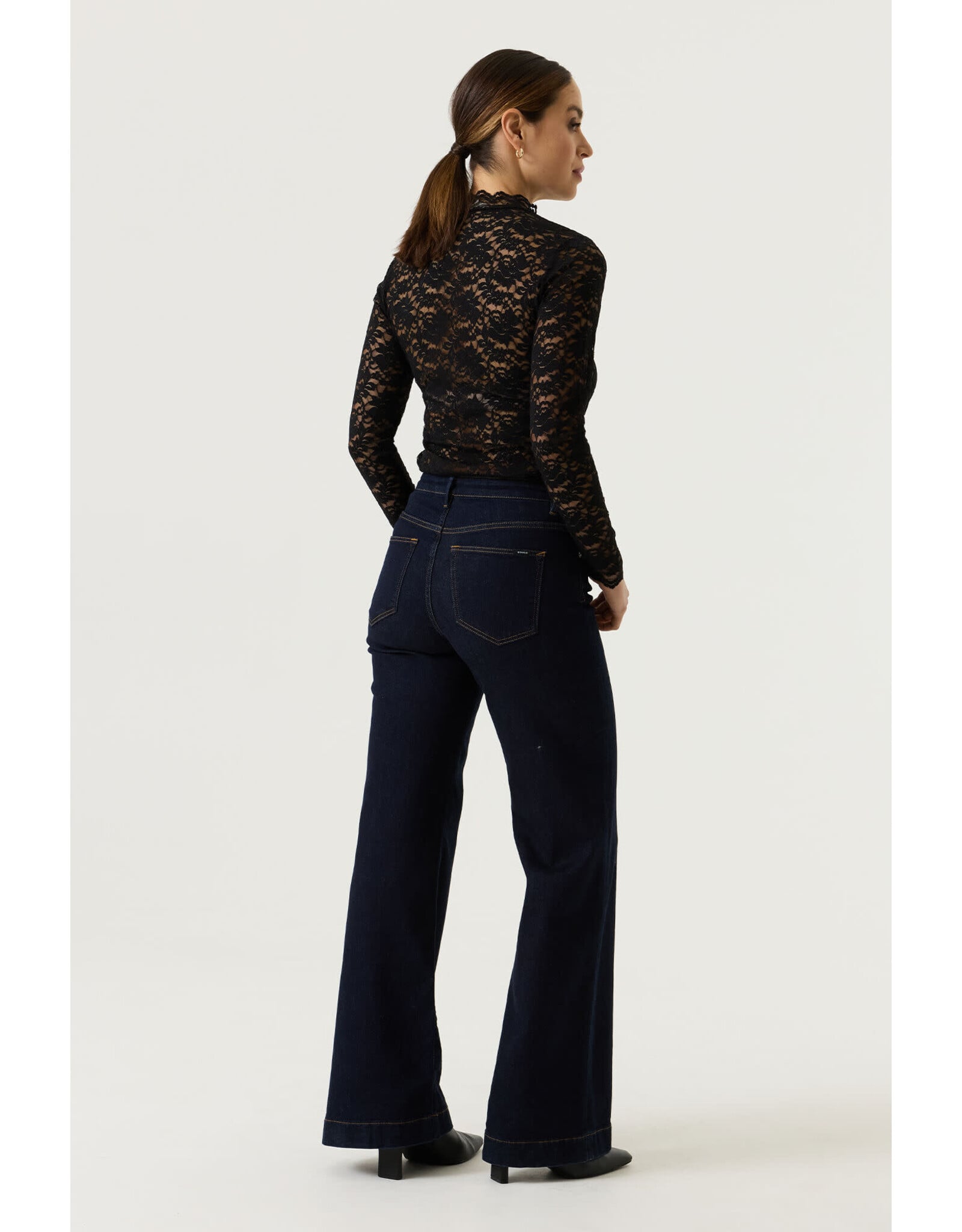 Garcia Garcia - Lace Long Sleeve (Black)