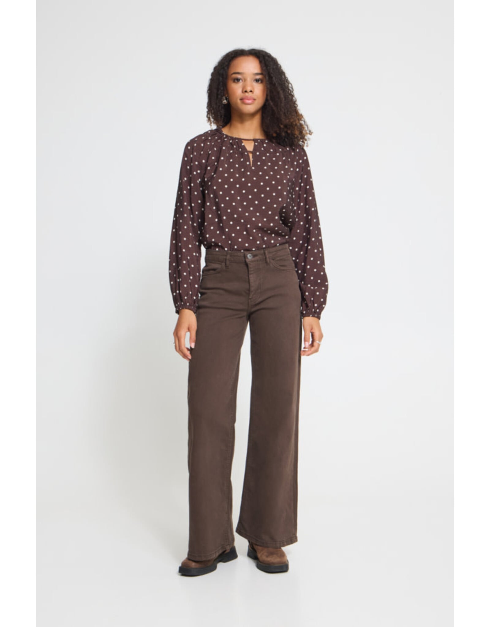 ICHI ICHI - Twiggy Flared High Waist Jeans (Coffee Bean)