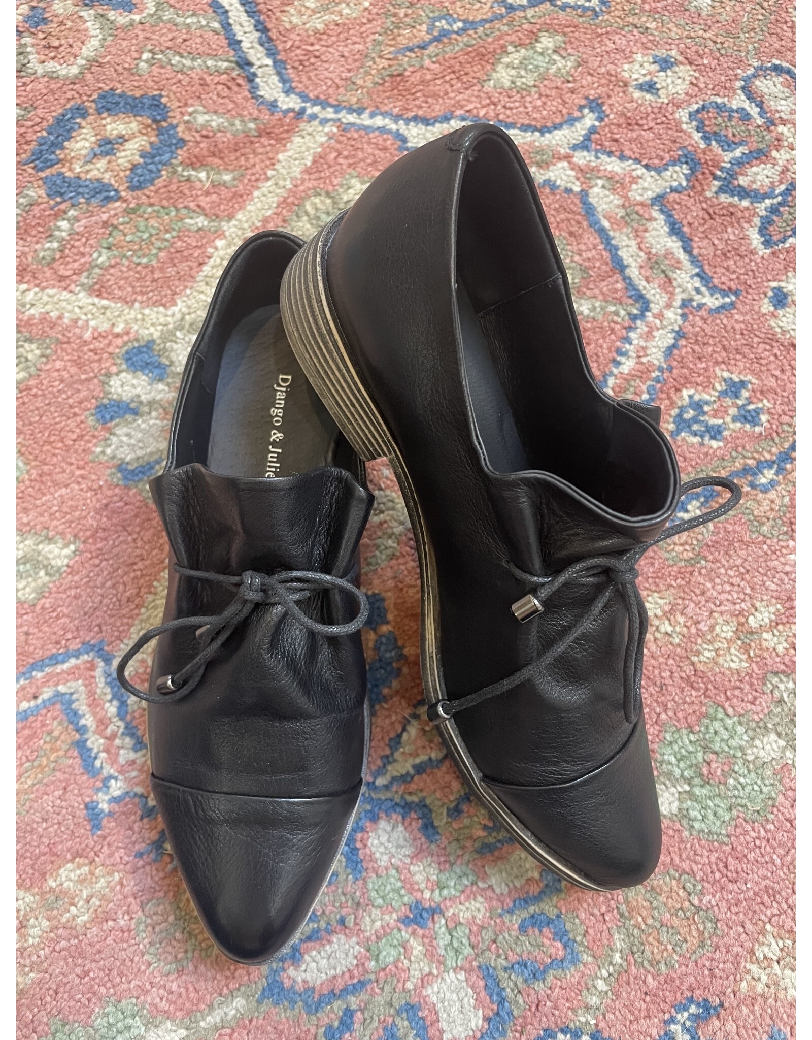 Django and Juliette Django & Juliette - Kotty (Black Leather)