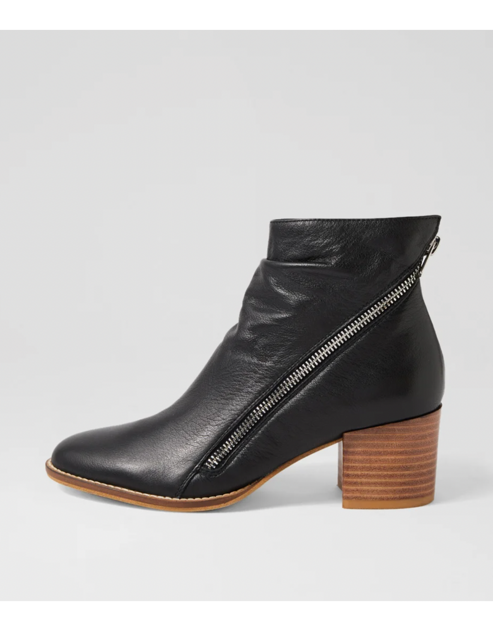 Django and Juliette Django & Juliette - Melech (Black Leather)