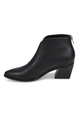Django and Juliette Django & Juliette - Jonquity (Black Leather)