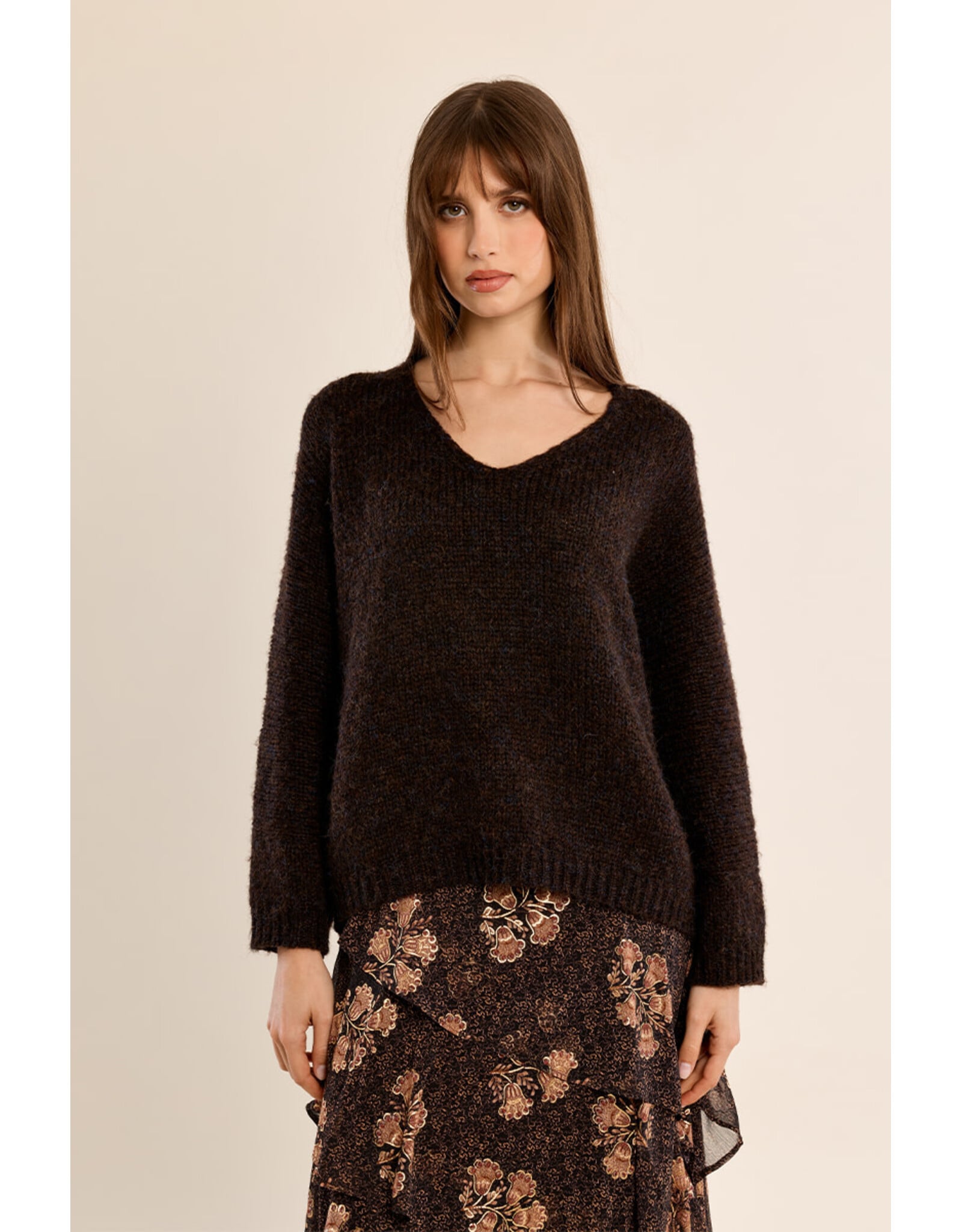 Molly Bracken Molly Bracken - V Neck Sweater (Chocolate)