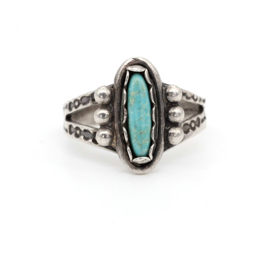 * Southwest Style Sterling & Turquoise Ring (6) * Southwest Style Sterling & Turquoise Ring (6)