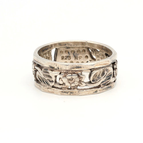 * Floral Cutout Cigar Band (8) * Floral Cutout Cigar Band (8)