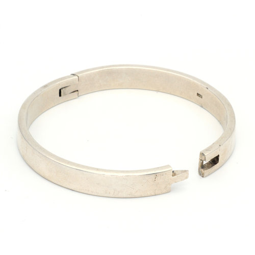 * Sterling Silver Hinged Bangle * Sterling Silver Hinged Bangle