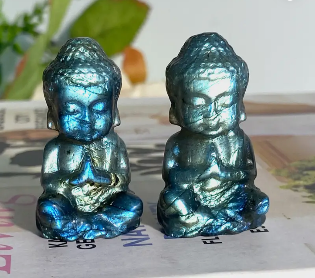 Labradorite Buddha – Intuition & Transformation