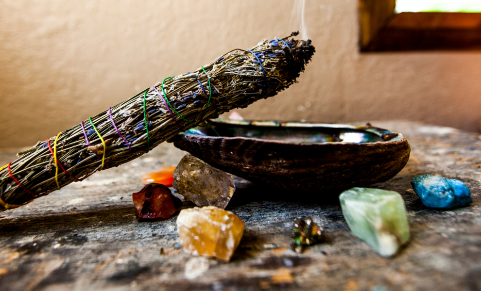How to Use Burning Sage Bundles?