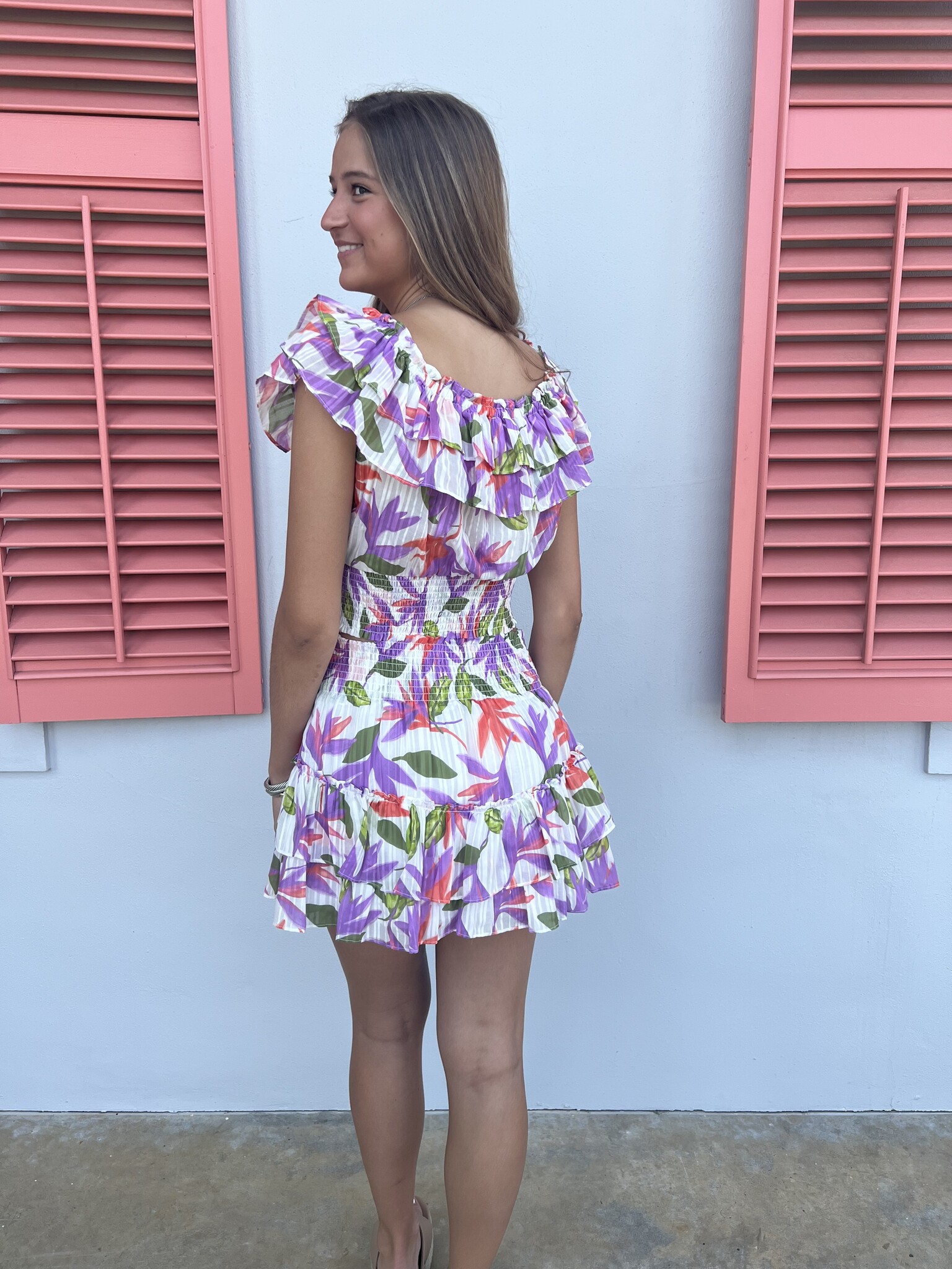 So mini reasons you need this skirt 🖤 @Thaylise Ferreira Wearing ROXY... |  TikTok