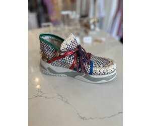 mou-mou-eskimo-trainer-zig-zag