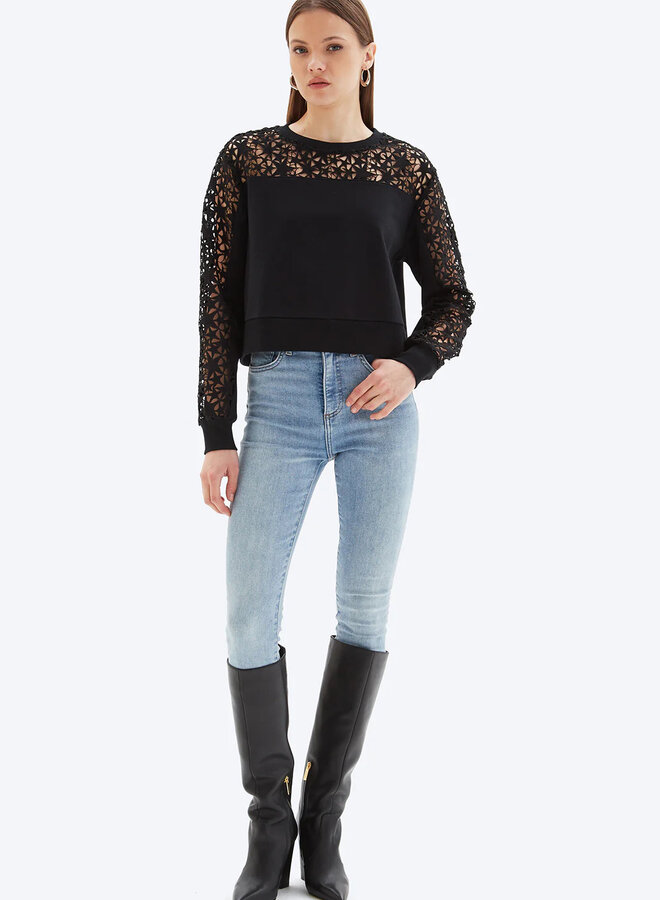 CHRLDR- Eyelet Star Straight- Black