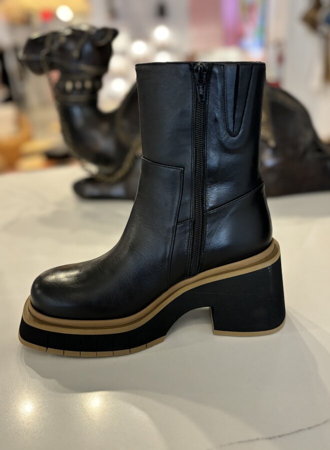 Paloma Barcelo- Ida Nappa Black