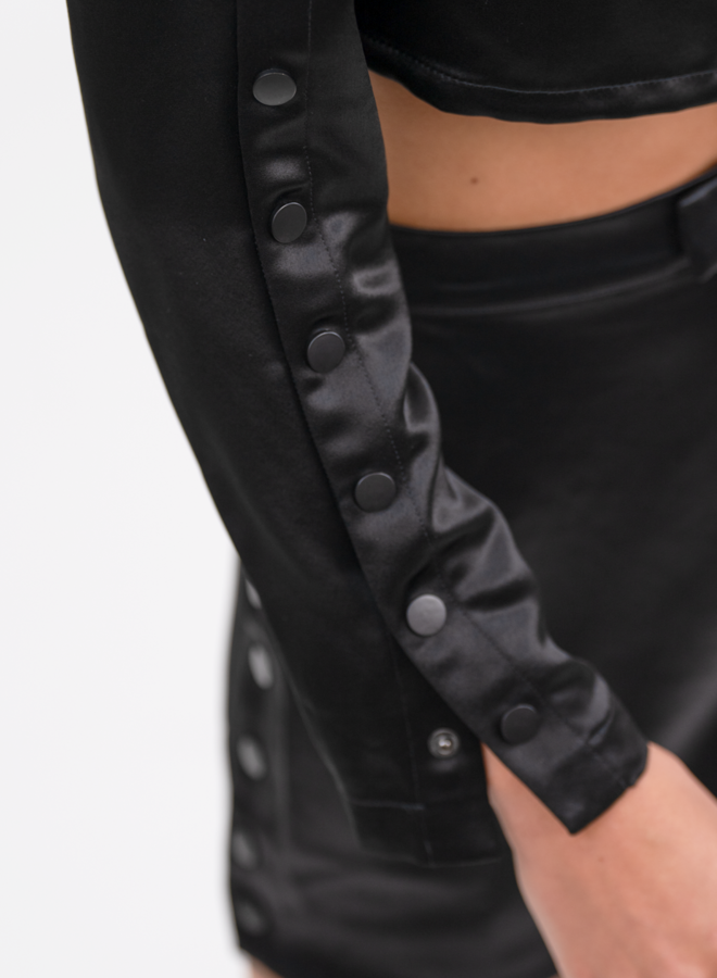 Nonchalant- Eden Crop- Black
