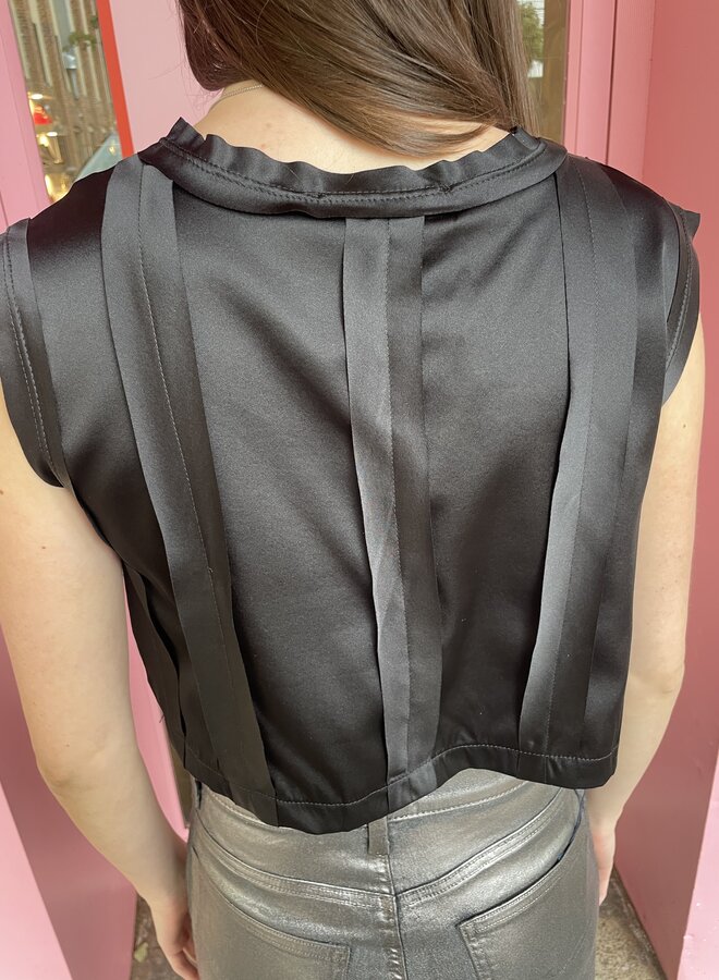 Nonchalant- Thea Crop- Black