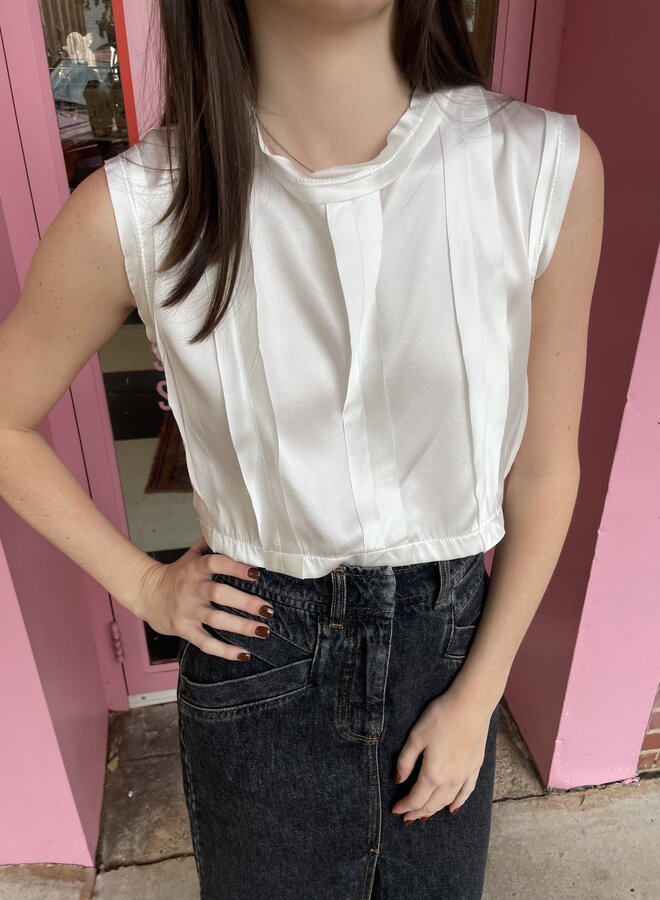 Nonchalant- Thea Crop- White