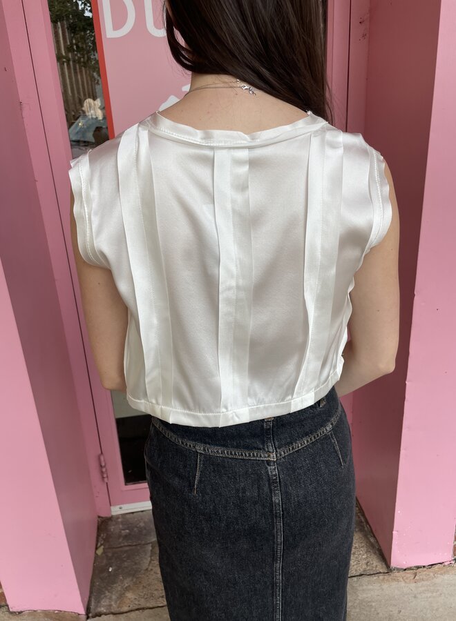 Nonchalant- Thea Crop- White