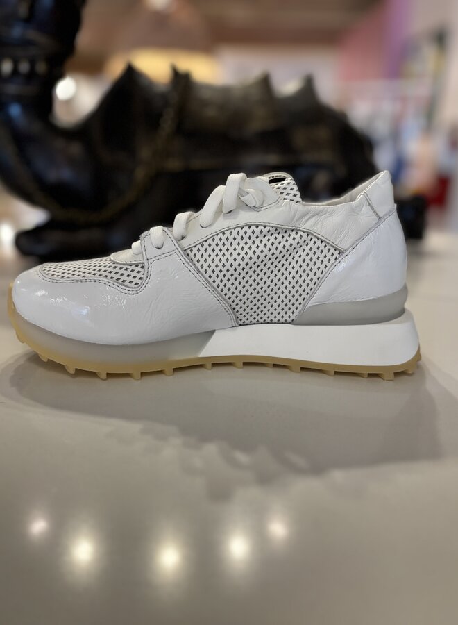 Andia Fora- Ruffle Open- Kite White