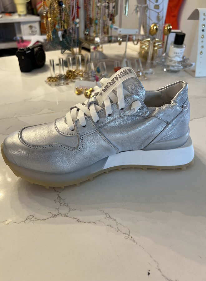 Andia Fora- Ruffle Uni- Brushed Silver