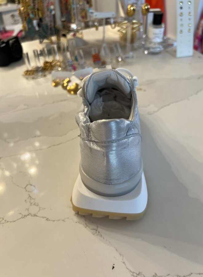 Andia Fora- Ruffle Uni- Brushed Silver