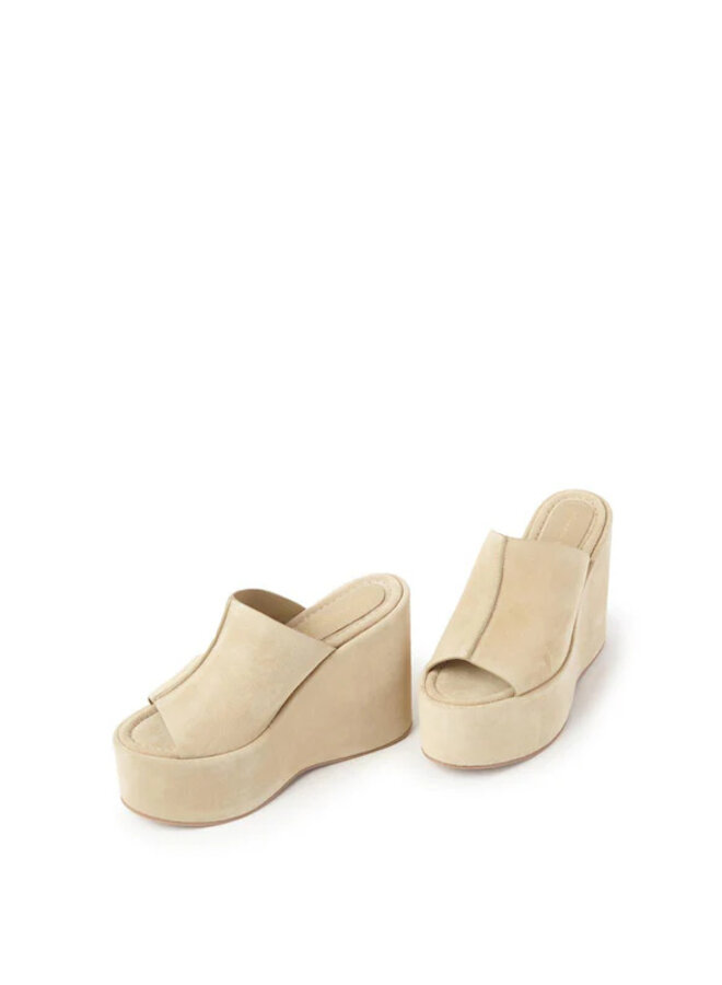 Paloma Barcelo - Dukes Online Paloma Barcelo - Dukes Online