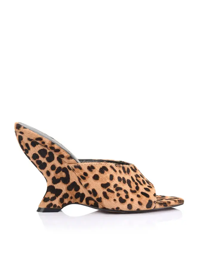 Lana Wilkinson- Martha/Leopard