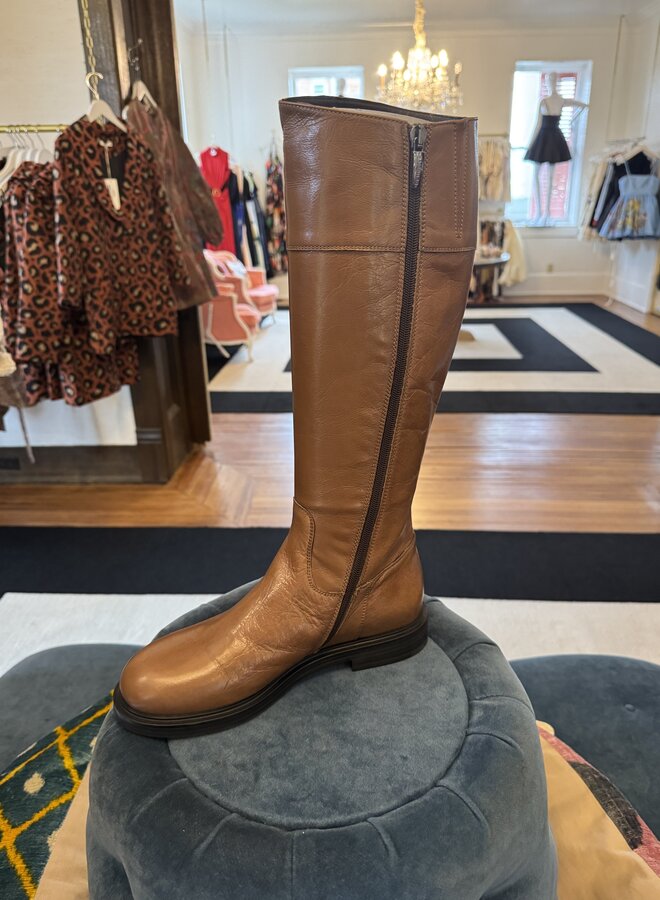 Laura Bellariva- Creta Truffle