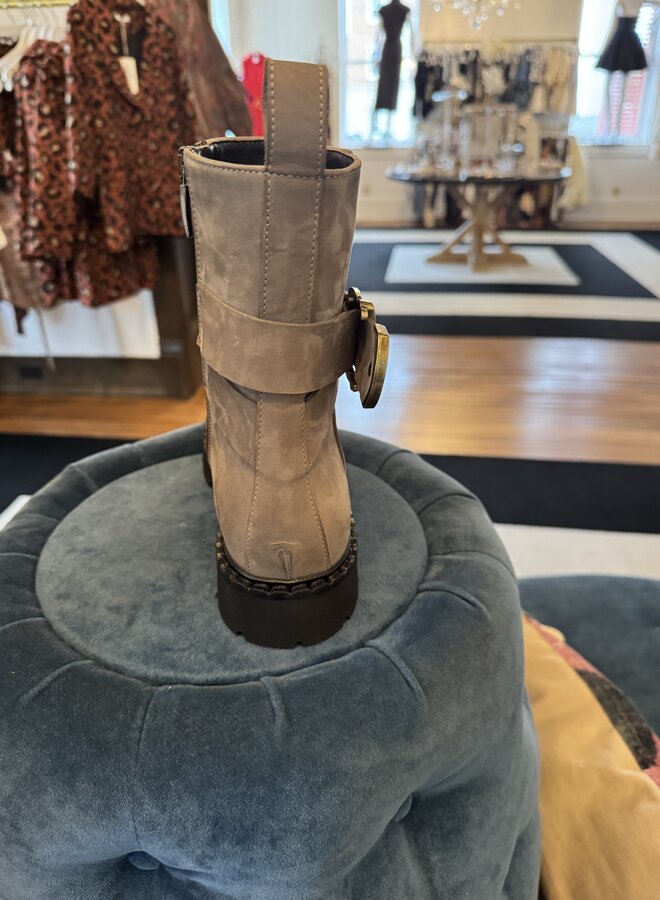 Laura Bellariva- Nabuk Soft Mud