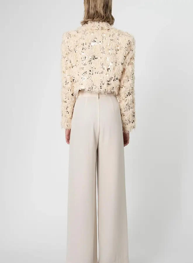 Nonchalant- Everly Faux Fur- White/Gold