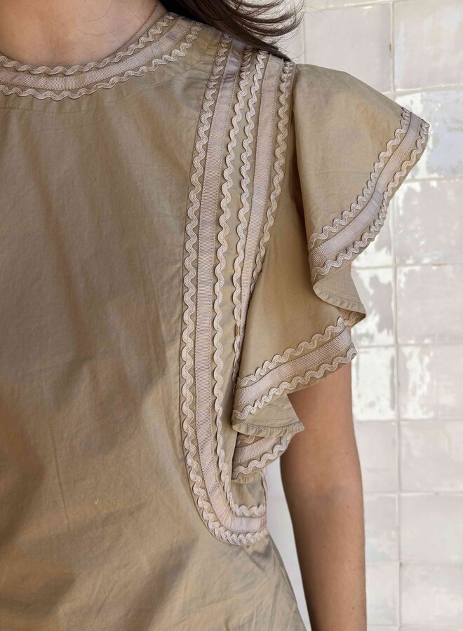 Ulla Johnson- Anora Flutter Sleeve Top- Sand