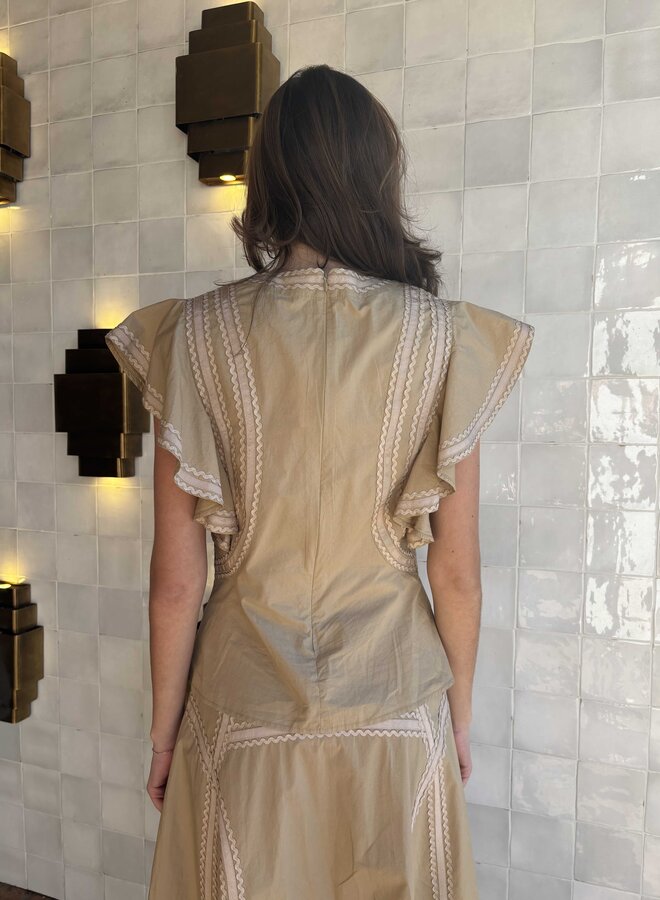 Ulla Johnson- Anora Flutter Sleeve Top- Sand