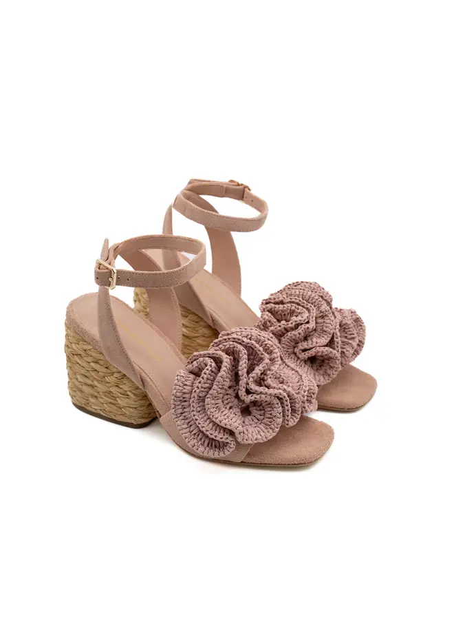 Paloma Barcelo- Teressa Suede- Makeup