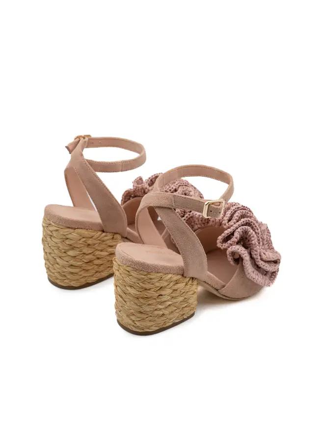 Paloma Barcelo- Teressa Suede- Makeup