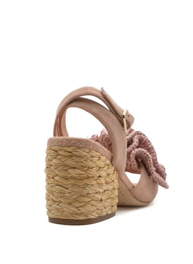 Paloma Barcelo- Teressa Suede- Makeup